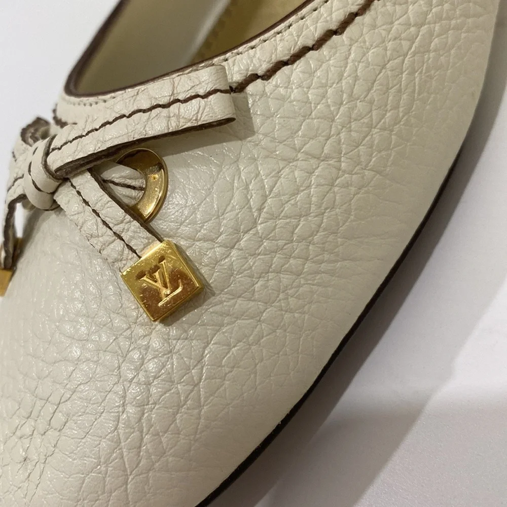 Louis Vuitton Leather Ballet Flats | Size 39 - Picture 10 of 16